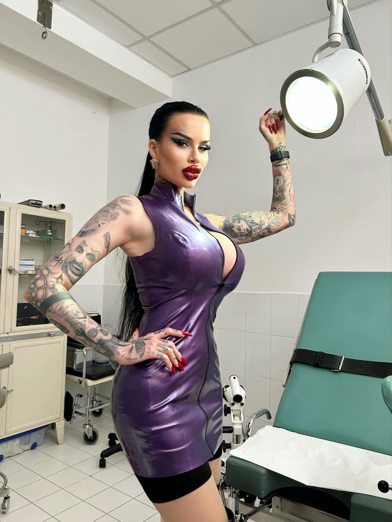 Fetisch Barbie