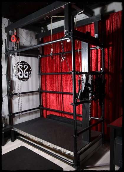 DOMINA STUDIO